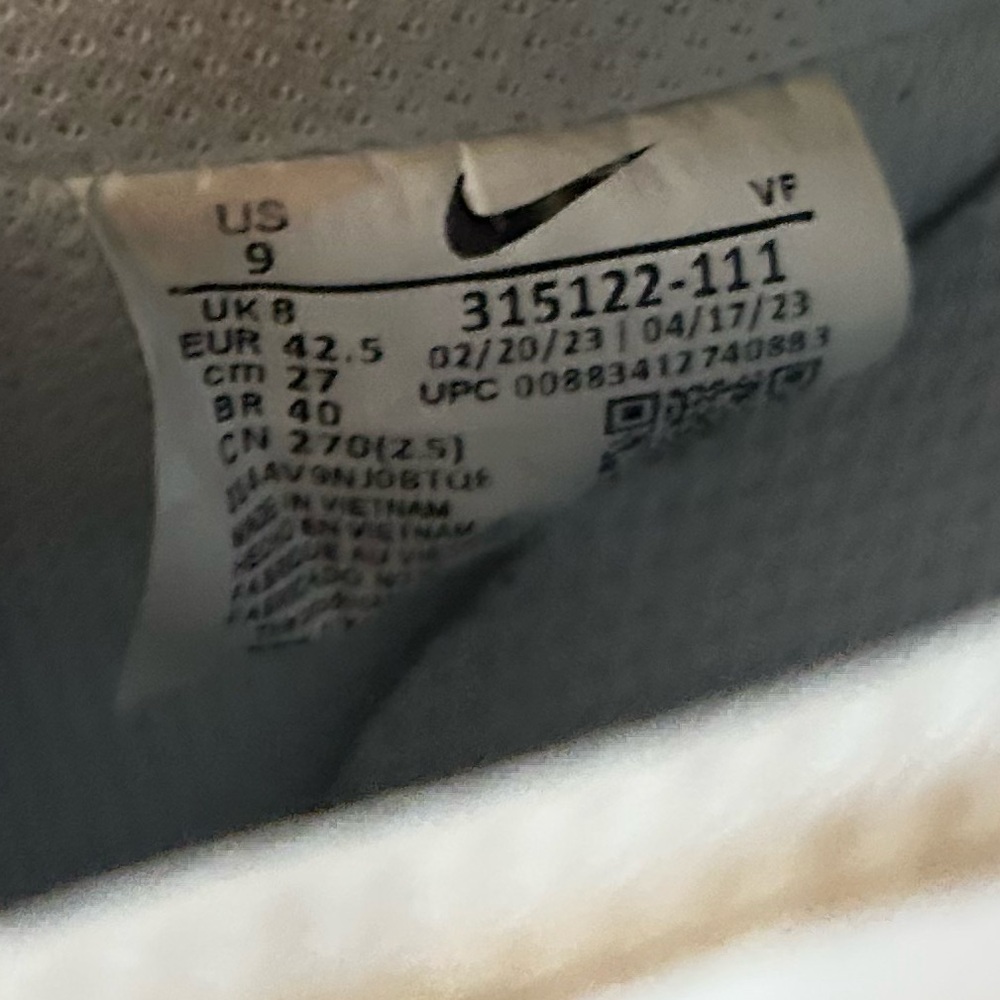 Nike Air Force 1's '07 Triple White Shoes Sz 10.5 Women/Sz 9 Men #315122-111 - Picture 9 of 9